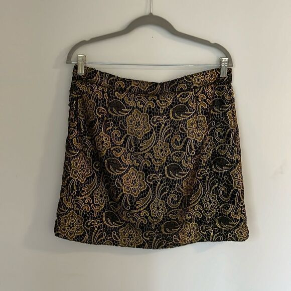 Banana Republic black and gold lace mini skirt - Picture 3 of 4
